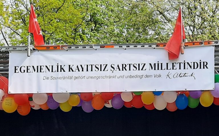 Hamburg’da coşkulu 23 Nisan