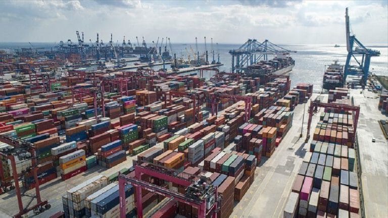 Cosco’nun Hamburg Limanı’ndaki ortaklık anlaşmasına kısmi onay