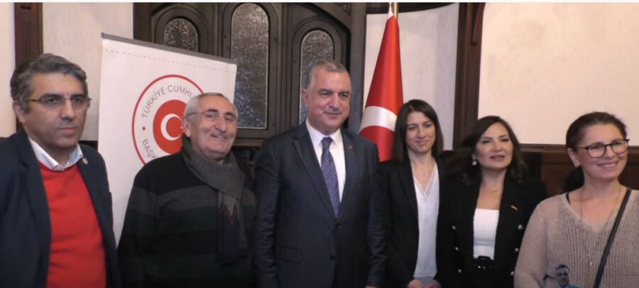 Hamburg STK temsilcileri bir araya gelen Büyükelçi Şen, Almanya’daki Türk toplumunu ve iki ülke ilişkilerini değerlendirdi.