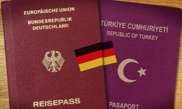 Almanya’da Türklere çifte vatandaşlığa yeşil ışık