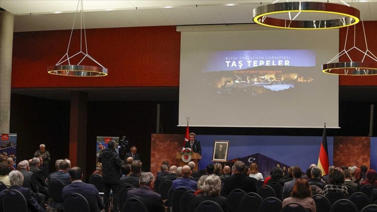Berlin’de “Taş Tepeler Projesi” panelle anlatıldı