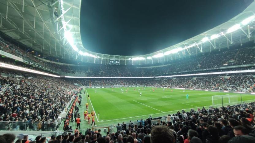 Beşiktaş-Antalyaspor maçında ‘Hükümet istifa’ sloganları