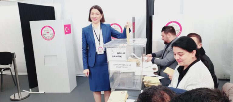 Hamburg’da oy verme işlemi başladı