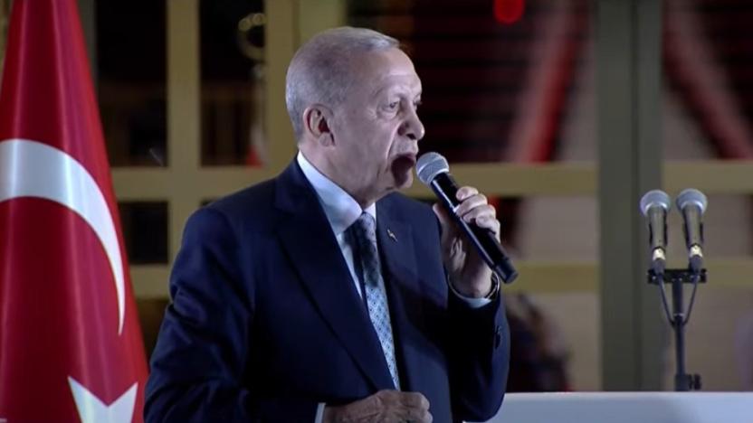 Erdoğan ‘balkon konuşması’ gerçekleştirdi: ‘Kimseye kırgın, öfkeli değiliz’