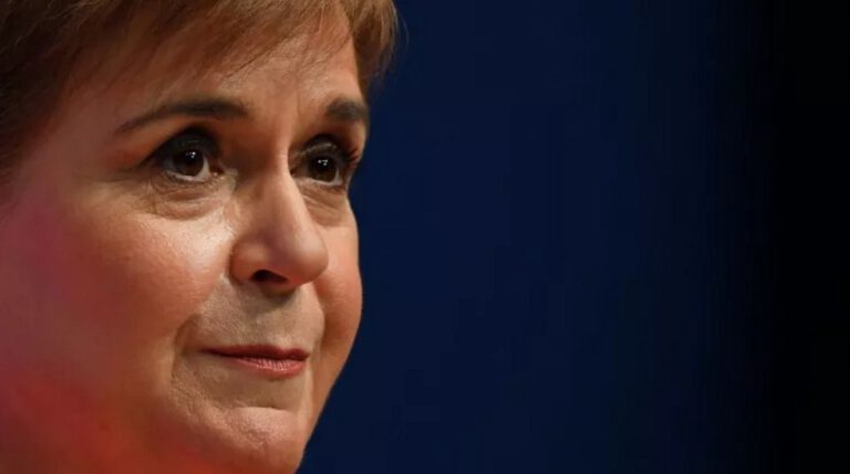 Eski İskoçya Başbakanı Nicola Sturgeon gözaltına alındı