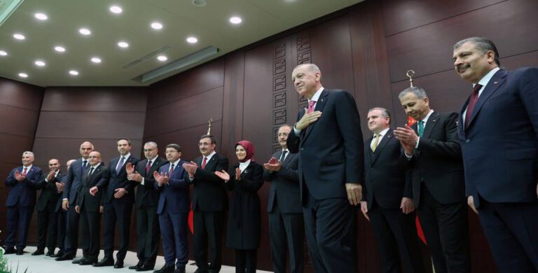 Erdoğan yeni kabinesini açıkladı: Hazine Mehmet Şimşek’e, Dışişleri Hakan Fidan’a emanet