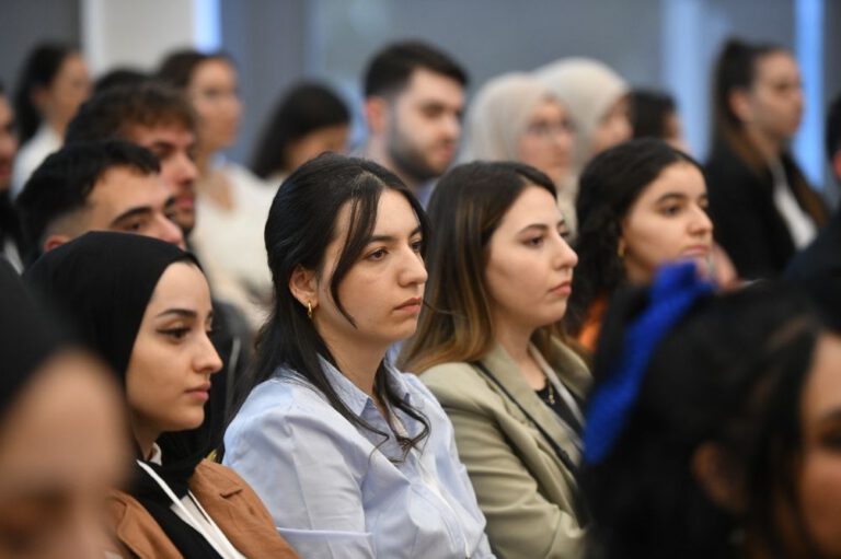 Eren: ‘Mevlüde Ana tüm dünyaya insanlık dersi verdi’