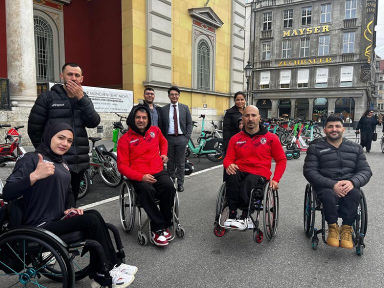 Münih’te Gaziantep Tekerlekli Sandalye Basketbol Takımı Şehir Turu Yaptı