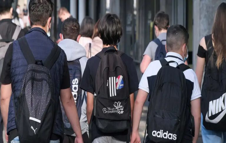 Hamburg’da Gençler Uyuşturucudan Uzaklaşıyor, Dijital Bağımlılık Yükseliyor