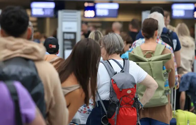 Almanya’dan Türkiye’ye seyahat uyarısı: Kalabalıktan uzak durun