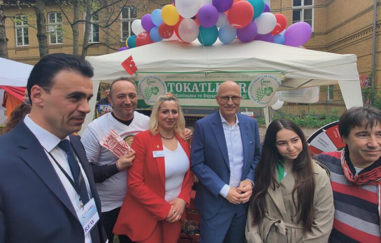 TGH Yönetim Kurulu Üyesi Turgut Duman, 23 Nisan coşkusunu HamburgHaber’e anlattı