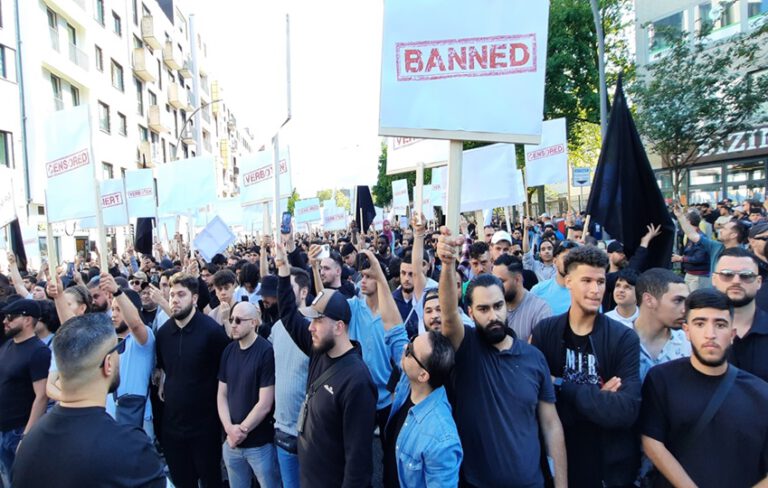 Hamburg’da ‘Muslim Interaktiv’den gövde gösterisi: Gösteriye 2,500 kişi katıldı