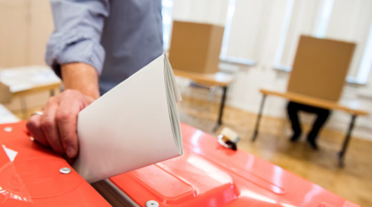 Brandenburg’ta SPD az farkla AfD’nin önünde