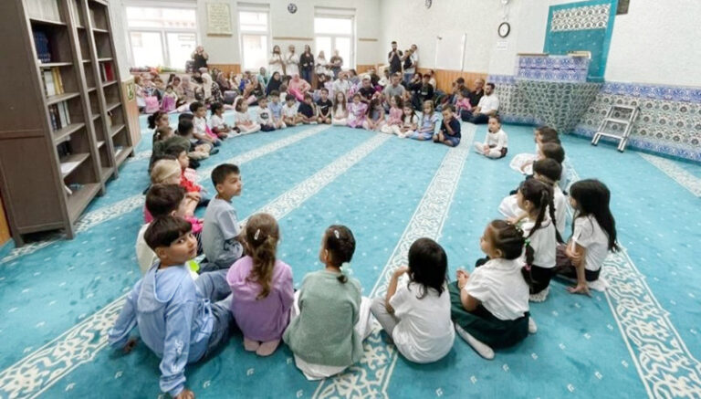 Öğrenciler, dualarla okula başladı