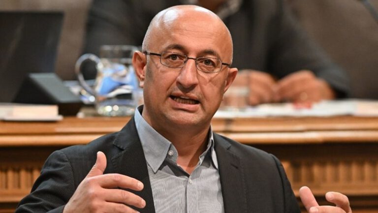 Hamburg Eyalet Milletvekili Mehmet Yıldız’a eski partisinden skandal  tazminat talebi