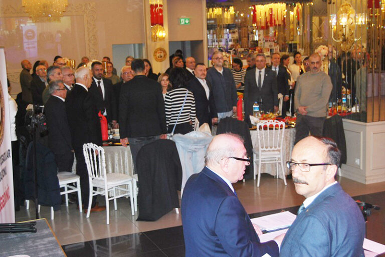 Hamburg’da Almanya Yozgatlılar Federasyonu’ndan Geleneksel Arabaşı ve Kültür Gecesi