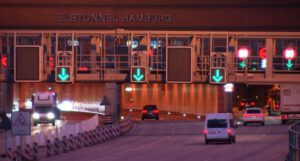 Hamburg’da hayat durdu: Elbtunnel kapandı, Feribotlar ve Liman grevde!