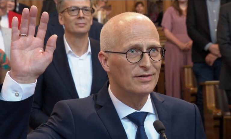 Peter Tschentscher yeniden Hamburg Belediye Başkanı seçildi