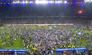 Hamburg’da Futbol Bayram! HSV’de tarihi gün: 100 binden fazla taraftarla Bundesliga Coşkusu!