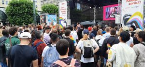 Hamburg’da CSD Yürüyüşüne Rekor Katılım: 260.000 Kişi Onur İçin Yürüdü