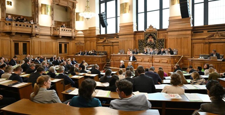 Hamburg’da Kırmızı-Yeşil Koalisyondan AfD’ye Kırmızı Kart: Parti Yasağı Gündemde