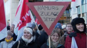 Ver.di’den Hamburg’da Uyarı Grevi: Kamu Çalışanları Taleplerini Sokağa Taşıdı