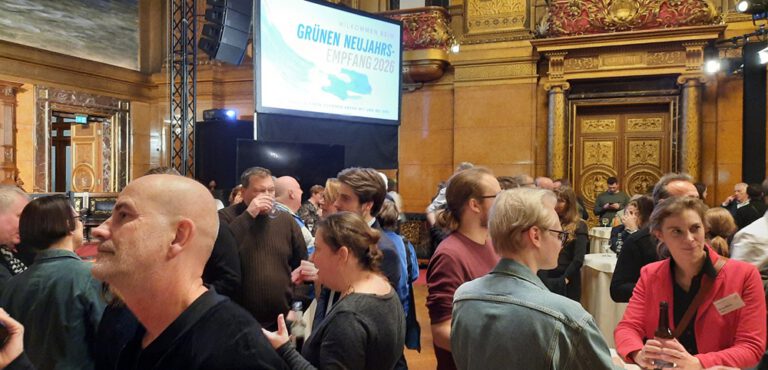 Hamburg Belediye Sarayı’nda Demokrasi Buluşması: Yeşillerden Özgürlük ve Çeşitlilik Mesajı