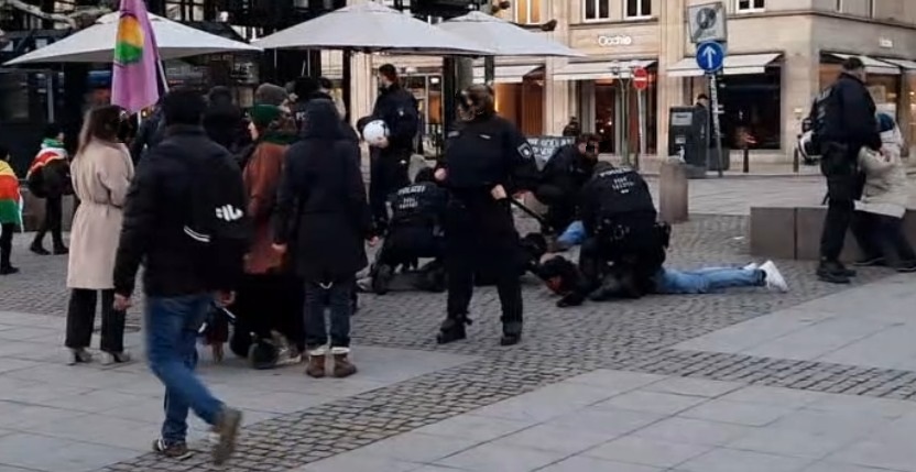 Hamburg’da Rojava Protestosu Olaylı Geçti: “Kürtler İçin Adalet” Eyleminde Arbede