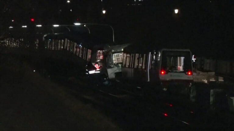 Billstedt’te boş U2 treni raydan çıktı: 400 yolcu tahliye edildi