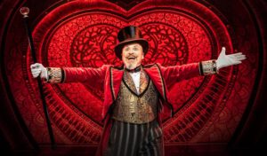 Broadway hiti “Moulin Rouge!” 2026 sonbaharında Hamburg’da Theater am Großmarkt’ta