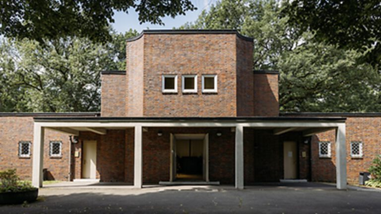 Altona Ana Mezarlığı Şapeli Onarımda: Cenaze ve Anma Törenleri Geçici Olarak Durduruldu