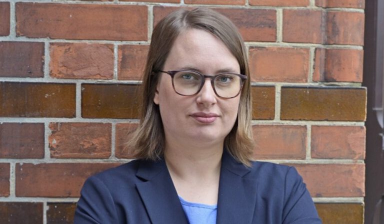 Hamburg Yeşiller’den dijital şiddete karşı çağrı: “Bu gerçek bir şiddettir”