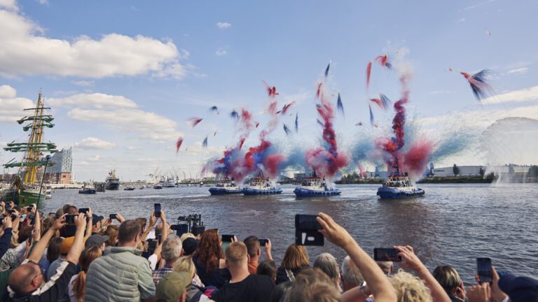 Hamburg’da üç gün sürecek liman festivali: Elbe’de gemi geçidi, konserler ve havai fişek gösterisi
