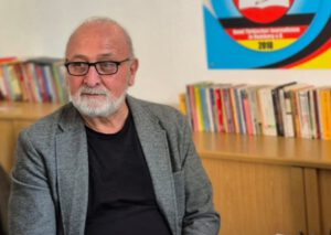 Beklenmedik Bir Veda: Yarım Kalan Cümleler