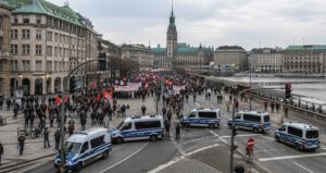 Hamburg’da 1 Mayıs hazırlığı: Polis uyardı, yollar kapanacak