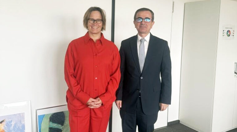 Hamburg Başkonsolosu Alver’den Bakan Schlotzhauer’e ziyaret: Gündem Sosyal Haklar