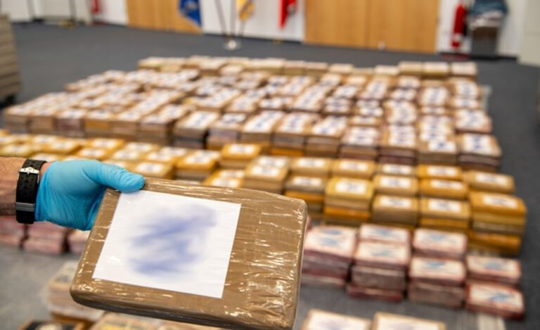 Hamburg Limanı’nda muz konteynerine gizlenmiş 1,6 ton kokain ele geçirildi