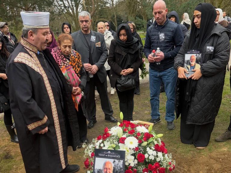 Hamburg Türk Basın Camiası Yasta: Namık Kemal Alıcı Son Yolculuğuna Uğurlandı