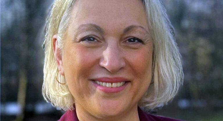 Hamburglu yazar Rukiye Cankıran’dan kadına şiddete karşı çarpıcı eser