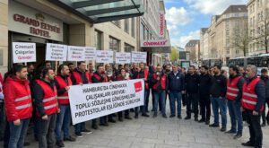 Hamburg’da CinemaxX çalışanlarından grev: Sözleşme görüşmeleri protestolar eşliğinde sürüyor