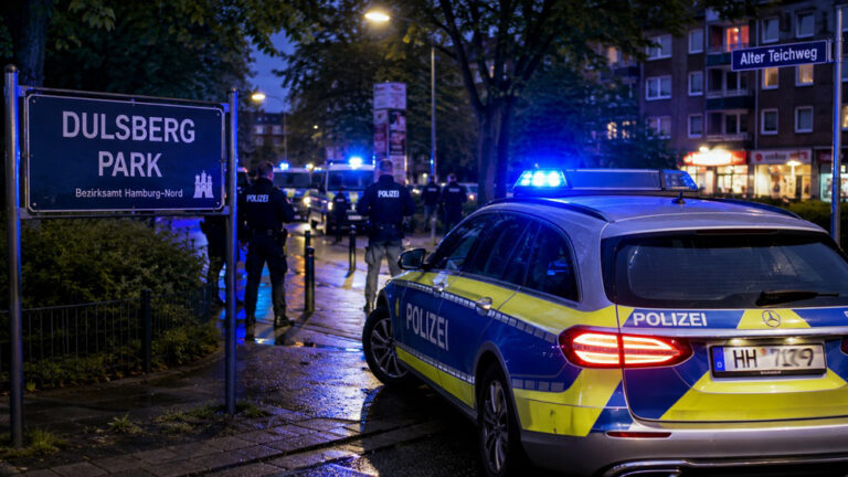Dulsberg’de uyuşturucu ve kumar operasyonu: 8 şüpheli yakalandı