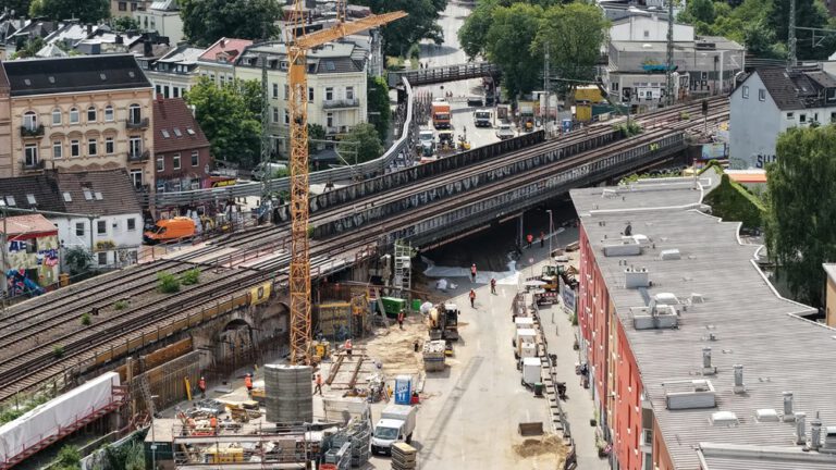 Hamburg’da 4.200 tonluk Sternbrücke’nin taşınması öncesi güvenlik tartışması: Sol Parti uyardı