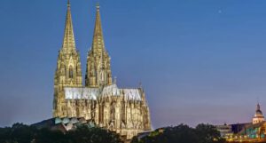 Turistlerin gözdesi Köln Katedrali