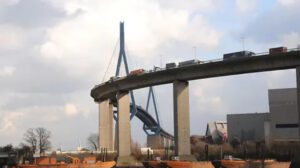 Hamburg’da hafta sonu trafik alarmı: A1 ve Köhlbrandbrücke kapanıyor