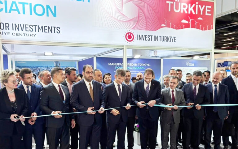 Hamburg’da Dünyanın En Büyük Enerji Fuarında Türkiye Rüzgârı!