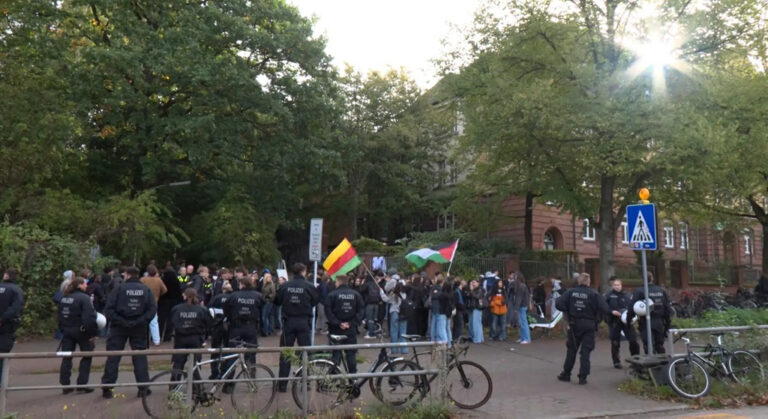 Hamburg’da Öğrencilerden Fransa’daki Protestolara Destek
